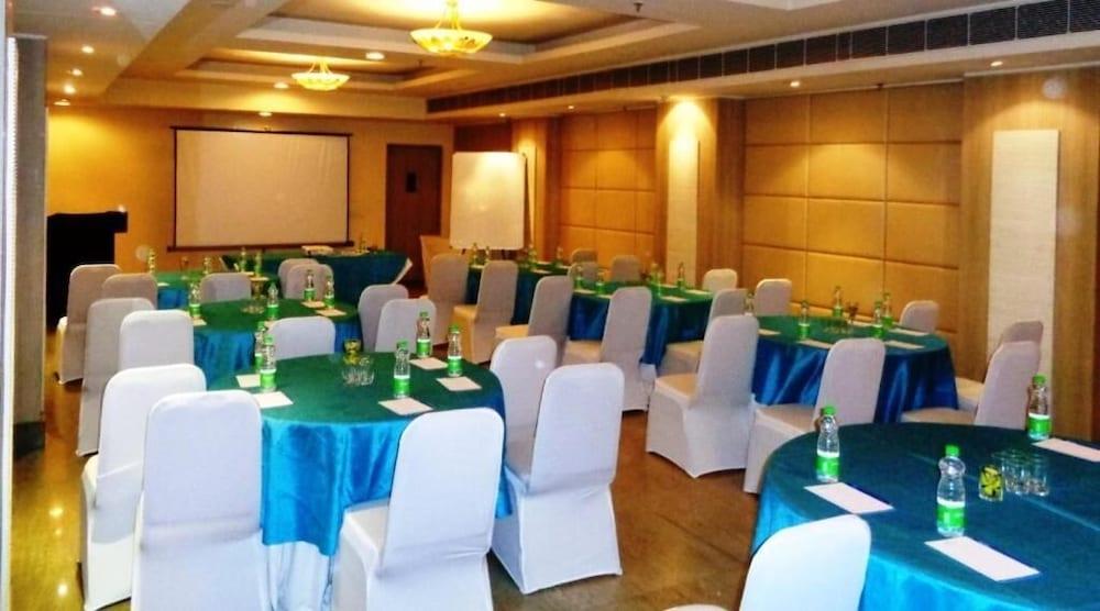 Sarovar Portico Naraina, Hotel New Delhi Eksteriør bilde