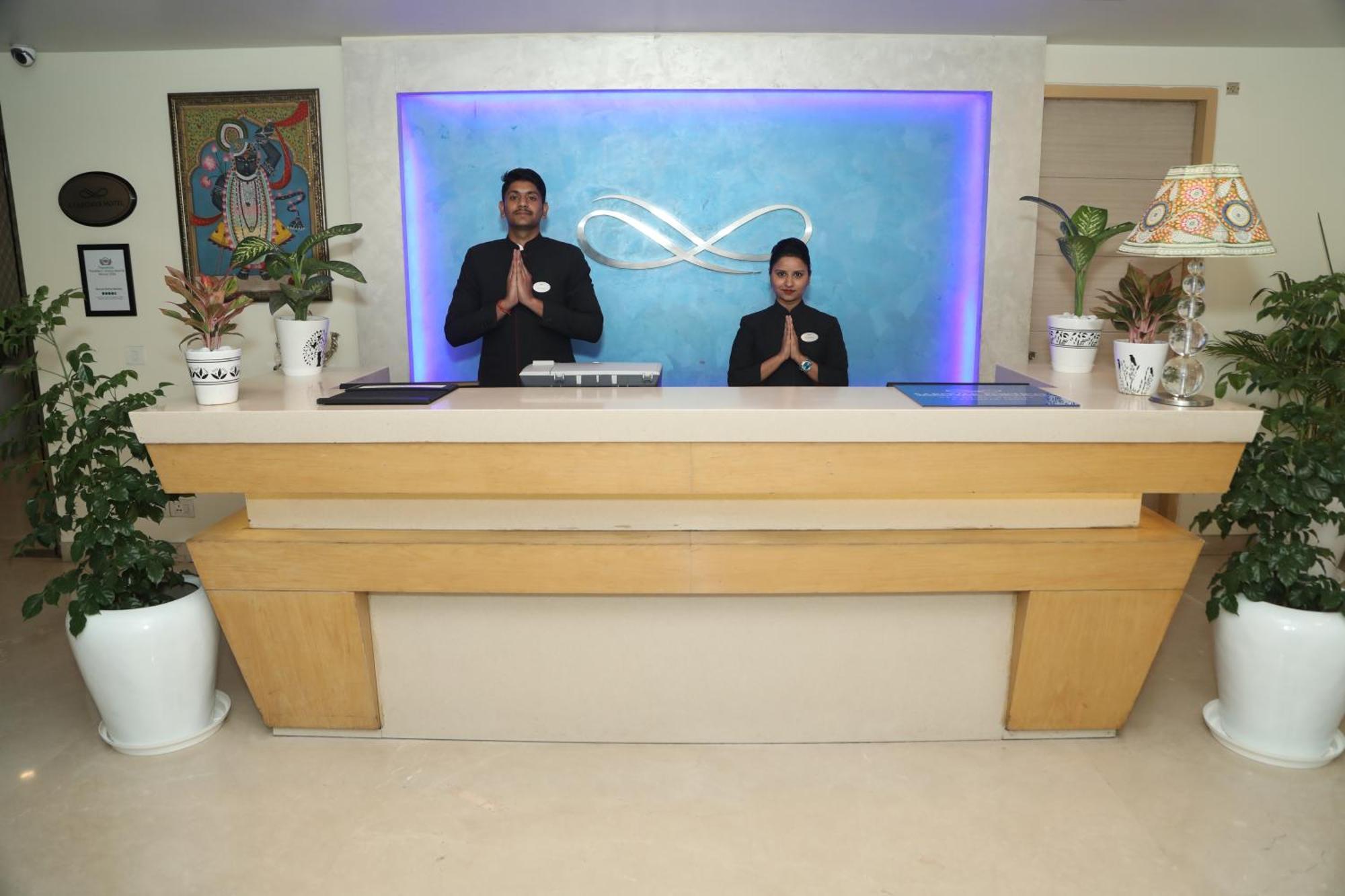 Sarovar Portico Naraina, Hotel New Delhi Eksteriør bilde