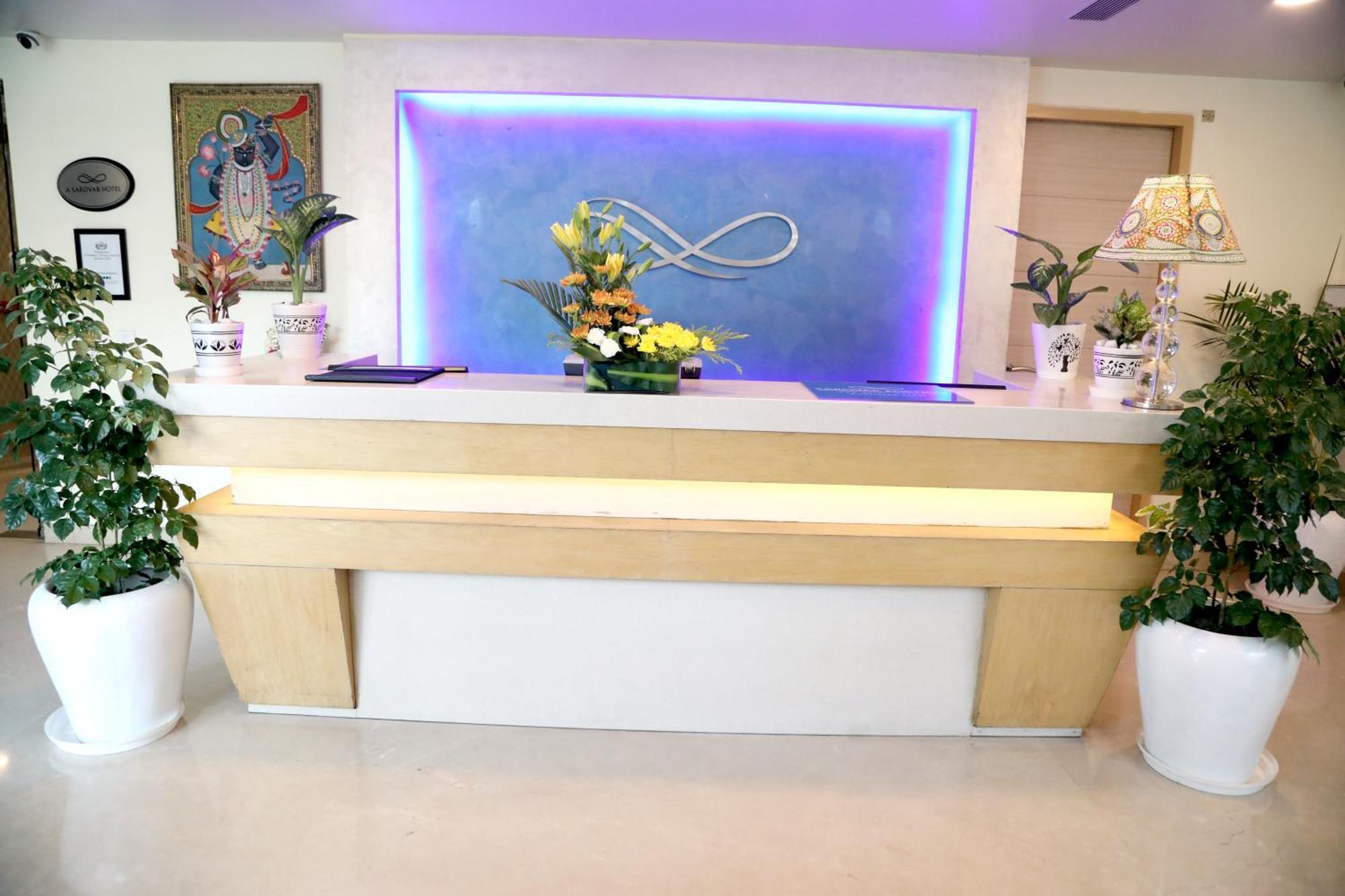 Sarovar Portico Naraina, Hotel New Delhi Eksteriør bilde