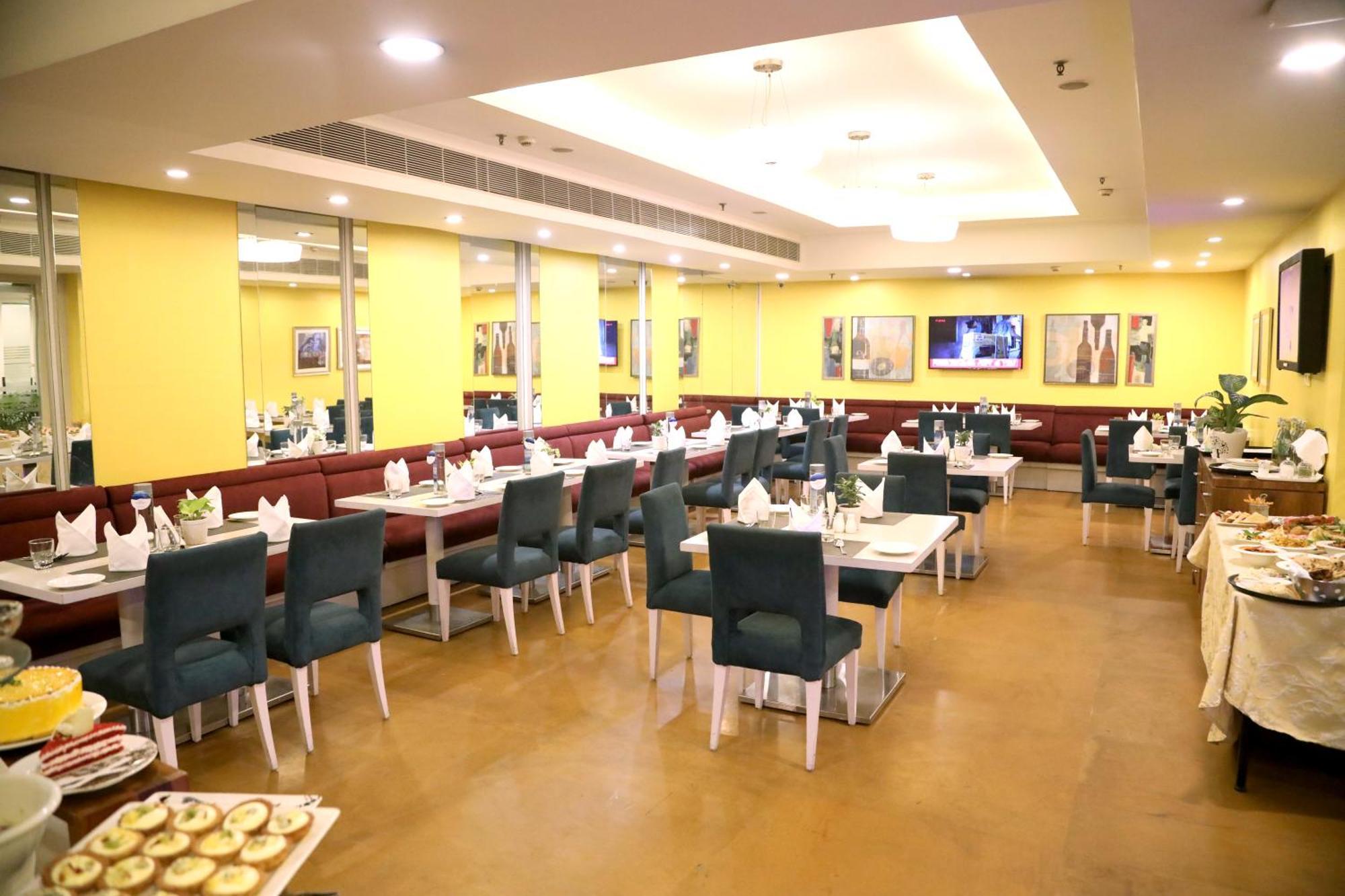 Sarovar Portico Naraina, Hotel New Delhi Eksteriør bilde