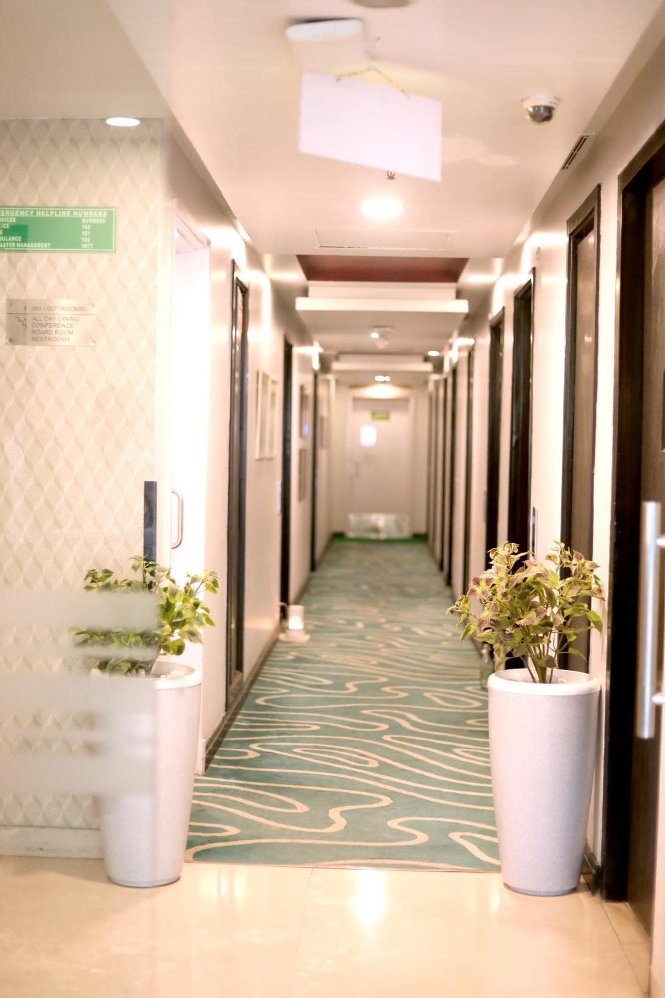 Sarovar Portico Naraina, Hotel New Delhi Eksteriør bilde