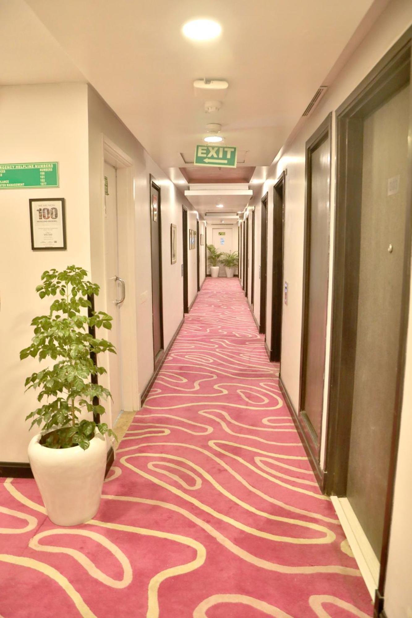 Sarovar Portico Naraina, Hotel New Delhi Eksteriør bilde