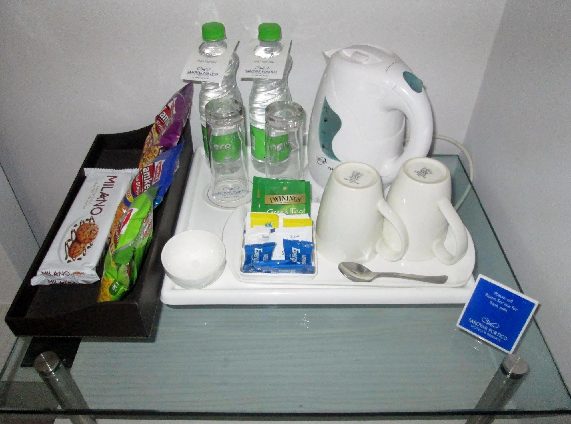 Sarovar Portico Naraina, Hotel New Delhi Eksteriør bilde