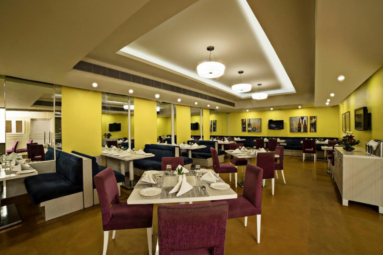 Sarovar Portico Naraina, Hotel New Delhi Eksteriør bilde